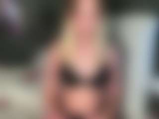 Fluffy-Cloude's Live Sex Cam Show