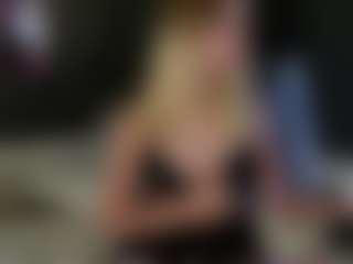Fluffy-Cloude's Live Sex Cam Show