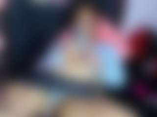 Live cam show with TatianaMoretti - New Petite on Camsoda