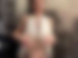 Live cam show with AlbertinaBendtsen - Shaved Pussy on AdultVida.com