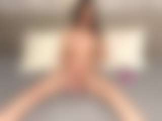 Live cam show with AlbertinaBendtsen - Fullynaked on https://playwithruby.com