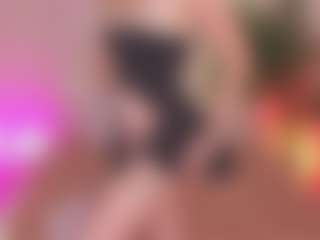 Live cam show with IceRosee - Upskirt on madthumbs