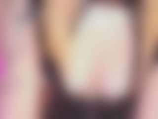Live cam show with IceRosee - Fucking on Camsoda