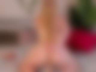 Live cam show with Alicia-Hars - New Petite on studioflirtlive.com