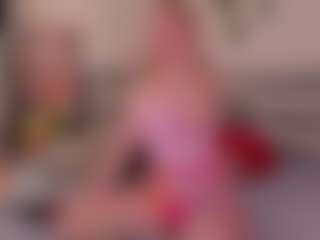 Live cam show with Alicia-Hars - Moaning on Camsoda