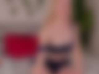 Live cam show with Alicia-Hars - Athletic on Lustler