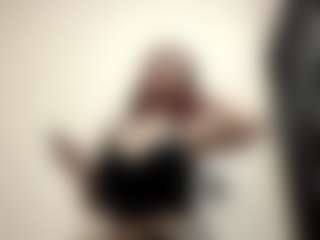 Live cam show with AwildaHuberman - New Shaved Pussy on studioflirtlive.com