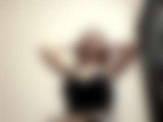 Live cam show with AwildaHuberman - Oil on nudelive.tv