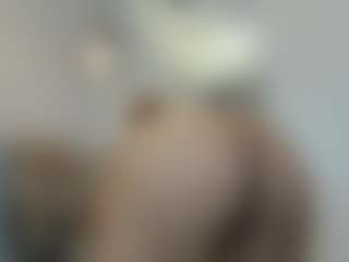 Live cam show with Bella-Dunne - Ahegao on Hubzter Live