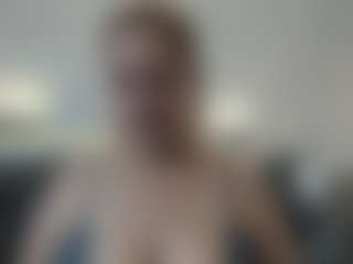 Live cam show with Bella-Dunne - New Squirt on Sweet Sext