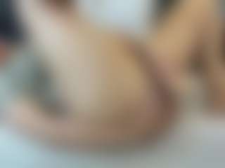 Live cam show with Bella-Dunne - New Squirt on Stripli.com