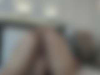Live cam show with Bella-Dunne - Gamer MILF on Mixed Magazine Live