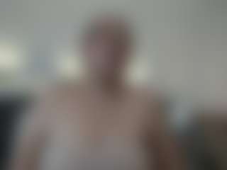 Live cam show with Bella-Dunne - New Blowjob on Gym Cam Girls