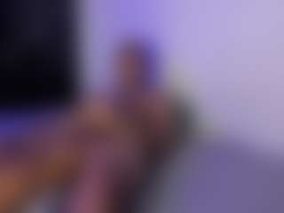 Live cam show with Chirshot21 - Orgasm on AdultVida.com