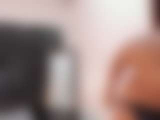 Live cam show with Chirshot21 - Black Hair on AdultVida.com