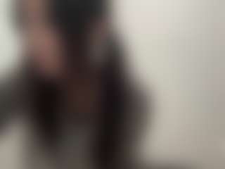 Live-Cam-Show mit Aimi - Smoking auf Camsoda
