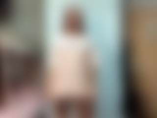 Live cam show with Holly - Cute on crypto-cams