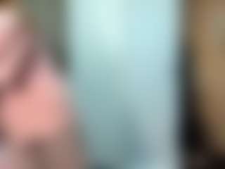 Live cam show with Holly - Blue Eyes on Fling VIP Chat