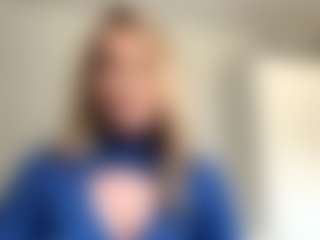 Live cam show with MerriRiesgraf - Blue Eyes on Streamer API