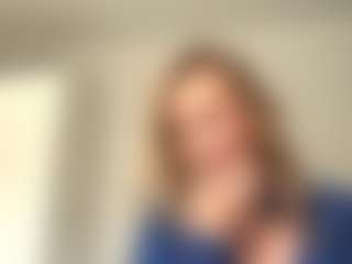 Live cam show with MerriRiesgraf - Fetish on SinfulBabes