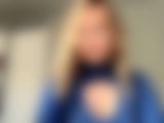 Live cam show with MerriRiesgraf - Cute on Camsoda