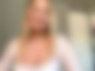 Live cam show with MerriRiesgraf - New Anal on Camsoda