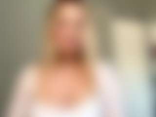 Live cam show with MerriRiesgraf - New Anal on Camsoda