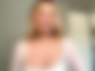 Live cam show with MerriRiesgraf - Fingering White on Camsoda | georgia