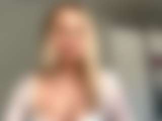 Live cam show with MerriRiesgraf - Sexy on https://playwithruby.com