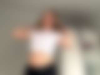 Live cam show with MerriRiesgraf - Solo on Camsoda