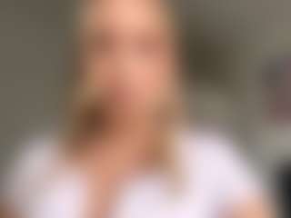 Live cam show with MerriRiesgraf - Athletic Young Adult on TeamSkeetLive
