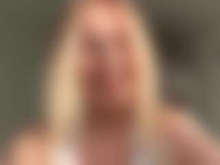 Эротическая трансляция с MerriRiesgraf — Brown Eyes Blonde Hair на Camsoda