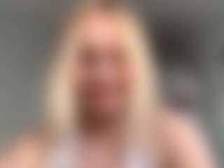 Live cam show with MerriRiesgraf - New White on fapnchat | georgia
