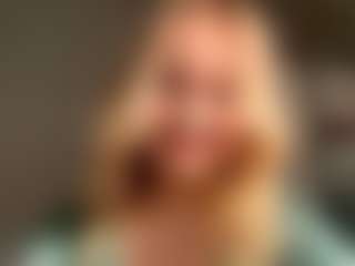 Live cam show with MerriRiesgraf - Tease Blonde Hair on PervPlay.com