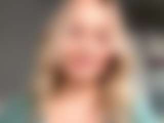 Live cam show with MerriRiesgraf - Public on chickslive.net