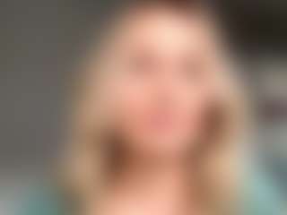 Live cam show with MerriRiesgraf - New Anal on Mixed Magazine Live