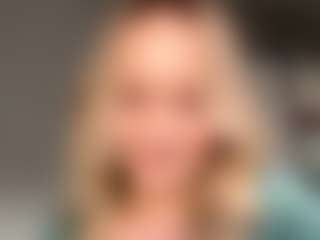 Live cam show with MerriRiesgraf - Cute on TottyGirls