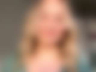 Live cam show with MerriRiesgraf - Average on mypornchat.com