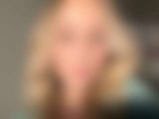 Live cam show with MerriRiesgraf - Blonde Hair Shaved Pussy on parknlotfishbdy