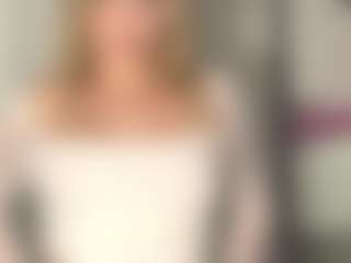 Live cam show with MerriRiesgraf - Solo on Camiplay Live