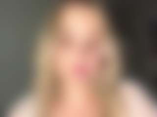 Live cam show with MerriRiesgraf - Average on xxxlivecams.org
