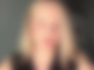 Live cam show with MerriRiesgraf - Erotic Dance on Camsoda