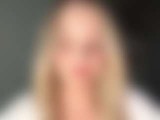 Live-Cam-Show mit MerriRiesgraf - Eating Pussy auf Camsoda