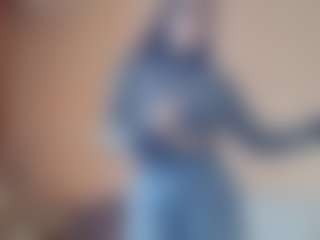 Live cam show with Rose - Average on Camsoda