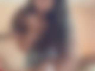 Live cam show with Rose - Hairy Pussy on live18s.com