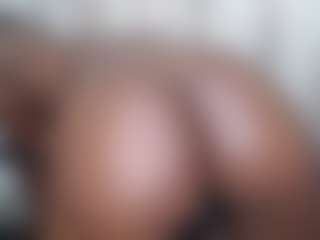 SexyTamia302's Live Sex Cam Show