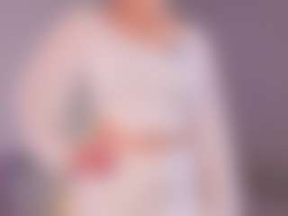Live cam show with WillowMyrick - New Young Adult on Livezox