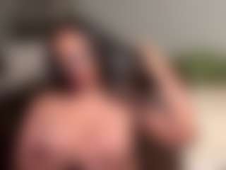 Live cam show with Beurettine - Full Nudity on xfollow cams
