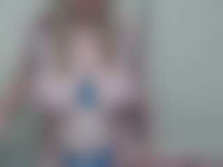 Live cam show with lucyBarker - Blonde Hair on Camsoda