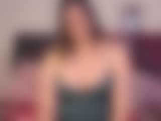 Live cam show with Oliviabrowm - Striptease Granny on livesuperchat.net